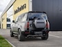 Land Rover Defender 110 2.0 P300e 110 X-Dynamic HSE l Matt Wrap l Schuif-/kantel Panorama dak l Black Pack l Treeplanken l Spoiler l Wheelcover l 20 Inch l