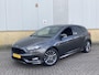 Ford Focus 1.0 Ecoboost 125 pk ST-Line 5-deurs Active Park Assist - Navigatie - Bluetooth - ST-line Sportpakket