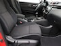 Nissan Qashqai 1.2 Acenta Bluetooth, Cruise control, Parkeersensor voor en achter, Achteruitrijcamera, Buitenspiegels elektrisch verstel- en verwarmbaar, Dimlichten automatisch en regensensor De Nissan Qashqai 1.2 Acenta uit 2015 is een stijlvolle en veelzijdige crossover die comfort en gebruiksgemak perfect combineert. Met zijn zuinige maar vlotte 1.2 turbomotor rijdt hij soepel,