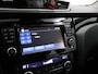 Nissan Qashqai 1.2 Acenta Bluetooth, Cruise control, Parkeersensor voor en achter, Achteruitrijcamera, Buitenspiegels elektrisch verstel- en verwarmbaar, Dimlichten automatisch en regensensor De Nissan Qashqai 1.2 Acenta uit 2015 is een stijlvolle en veelzijdige crossover die comfort en gebruiksgemak perfect combineert. Met zijn zuinige maar vlotte 1.2 turbomotor rijdt hij soepel,