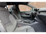 Volvo XC40 B4 Mild Hybrid Plus Black Edition | Panoramisch Schuif-/Kanteldak | Connect Mictrotech/Nubuck Bekleding | Visual Park Assist incl. 360 Graden Camera | Harman/Kardon Premium Geluidssysteem | Elektrisch Verstelbare Stoelen | Stuurverwarming | Stoelverwarming | Getint Glas Achter | Adaptieve Cruise Control | Pilot Assist | Keyless Entry | Elektrische Achterklep