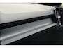 Volvo XC40 B4 Mild Hybrid Plus Black Edition | Panoramisch Schuif-/Kanteldak | Connect Mictrotech/Nubuck Bekleding | Visual Park Assist incl. 360 Graden Camera | Harman/Kardon Premium Geluidssysteem | Elektrisch Verstelbare Stoelen | Stuurverwarming | Stoelverwarming | Getint Glas Achter | Adaptieve Cruise Control | Pilot Assist | Keyless Entry | Elektrische Achterklep