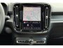 Volvo XC40 B4 Mild Hybrid Plus Black Edition | Panoramisch Schuif-/Kanteldak | Connect Mictrotech/Nubuck Bekleding | Visual Park Assist incl. 360 Graden Camera | Harman/Kardon Premium Geluidssysteem | Elektrisch Verstelbare Stoelen | Stuurverwarming | Stoelverwarming | Getint Glas Achter | Adaptieve Cruise Control | Pilot Assist | Keyless Entry | Elektrische Achterklep