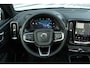 Volvo XC40 B4 Mild Hybrid Plus Black Edition | Panoramisch Schuif-/Kanteldak | Connect Mictrotech/Nubuck Bekleding | Visual Park Assist incl. 360 Graden Camera | Harman/Kardon Premium Geluidssysteem | Elektrisch Verstelbare Stoelen | Stuurverwarming | Stoelverwarming | Getint Glas Achter | Adaptieve Cruise Control | Pilot Assist | Keyless Entry | Elektrische Achterklep