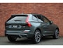 Volvo XC60 T6 Plug-in hybrid AWD Plus Dark | Actieve luchtvering | Panoramisch schuif-/ kanteldak | Elektrisch verstelbare voorstoelen met geheugenfunctie | 360 graden camera | Extra getint glas | 20 inch. lichtmetalen velgen | Harman Kardon | Stoel- /stuurwielverwarming | Verwarmde achterbank | Adaptieve cruise control | BLIS