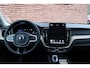 Volvo XC60 T6 Plug-in hybrid AWD Plus Dark | Actieve luchtvering | Panoramisch schuif-/ kanteldak | Elektrisch verstelbare voorstoelen met geheugenfunctie | 360 graden camera | Extra getint glas | 20 inch. lichtmetalen velgen | Harman Kardon | Stoel- /stuurwielverwarming | Verwarmde achterbank | Adaptieve cruise control | BLIS