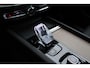 Volvo XC60 T6 Plug-in hybrid AWD Plus Dark | Actieve luchtvering | Panoramisch schuif-/ kanteldak | Elektrisch verstelbare voorstoelen met geheugenfunctie | 360 graden camera | Extra getint glas | 20 inch. lichtmetalen velgen | Harman Kardon | Stoel- /stuurwielverwarming | Verwarmde achterbank | Adaptieve cruise control | BLIS