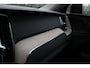 Volvo XC60 T6 Plug-in hybrid AWD Plus Dark | Actieve luchtvering | Panoramisch schuif-/ kanteldak | Elektrisch verstelbare voorstoelen met geheugenfunctie | 360 graden camera | Extra getint glas | 20 inch. lichtmetalen velgen | Harman Kardon | Stoel- /stuurwielverwarming | Verwarmde achterbank | Adaptieve cruise control | BLIS