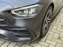 Mercedes-Benz C-klasse 300 e 313pk AMG-Line | Panoramadak | Trekhaak wegklapbaar | 360 camera | ACC | Burmester | Half leder | LCD Touch groot | Sfeerverlichting | Elektrisch verstelbare stoelen met memory | Head up | LED | DAB | Apple CarPlay / Android Auto | Volledig dealeronderhouden!