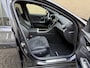 Mercedes-Benz C-klasse 300 e 313pk AMG-Line | Panoramadak | Trekhaak wegklapbaar | 360 camera | ACC | Burmester | Half leder | LCD Touch groot | Sfeerverlichting | Elektrisch verstelbare stoelen met memory | Head up | LED | DAB | Apple CarPlay / Android Auto | Volledig dealeronderhouden!