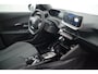 Peugeot e-2008 Allure Advantage | Advanced Active Safety Brake met camera en radar | Climate Control | Dashboard in zacht materiaal met carboneffect en hoogglans zwarte sierstrip