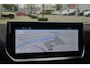 Peugeot e-2008 Allure Advantage | Advanced Active Safety Brake met camera en radar | Climate Control | Dashboard in zacht materiaal met carboneffect en hoogglans zwarte sierstrip