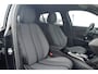 Peugeot e-2008 Allure Advantage | Advanced Active Safety Brake met camera en radar | Climate Control | Dashboard in zacht materiaal met carboneffect en hoogglans zwarte sierstrip