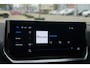 Peugeot e-2008 Allure Advantage | Advanced Active Safety Brake met camera en radar | Climate Control | Dashboard in zacht materiaal met carboneffect en hoogglans zwarte sierstrip