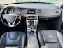 Volvo V60 Cross Country 2.0 D4 Momentum 190pk Automaat / Camera / Leder / Stoelverwarming