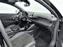 Peugeot 208 Hybrid 136 e-DCS6 GT | Panoramisch dak | Alcantara interieur | Stoelverwarming | Lichtmetalen velgen |