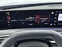 Peugeot e-5008 GT Avantage 73 kWh | Lederen interieur | Panoramisch schuif kanteldak | Camera | Dodehoek detectie |