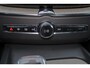 Volvo XC60 T8 Recharge AWD Ultra Dark - Luchtvering - Panorama/schuifdak - IntelliSafe Assist & Surround - 360º Camera - Bowers & Wilkins audio - Adaptieve LED koplampen - Verwarmde voorstoelen, stuur & achterbank - Parkeersensoren voor & achter - Elektr. bedienb. voorstoelen met geheugen - Geventileerde voorstoelen - Head up display - Draadloze tel. lader - Extra getint glas - 21' LMV