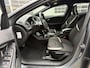 Volvo V40 1.5 T3 Dynamic Edition | Navigatie | Stoelverwarming | LED Koplampen | Parkeersensoren | Lichtmetalen Velgen 17 inch | High Performance Audio