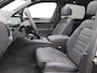 Volkswagen Touareg 3.0 TSi eHybrid 4MOTION R Edition 463PK Aut. matrix led, trekhaak, panoramadak, 360gr. camera, leder, luchtvering, keyless, stuur-stoelverwarming, Dynaudio, head-up display, 22" lichtmetaal