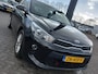 Kia Rio 1.0 T-GDI 101pk DynamicLine | Origineel NL | Navi | Apple Carplay+Android Auto | Airco | Cruise | Achteruitrijcamera | Pdc | Lichtsensor | Mistlampen | 15''lm