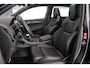 Skoda Karoq Sportline Business 1.5 TSI 150pk DSG Automaat Trekhaak, Panoramadak, Elektrische achterklep, Adaptive cruise control, Navigatie, Achteruitrijcamera,
