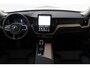 Volvo XC60 T6 Plug-in hybrid Ultra Dark | NIEUW | Panoramadak | 360° Camera | Head-Up | ACC | Stoel+Stuurverwarming