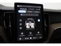 Volvo XC60 T6 Plug-in hybrid Ultra Dark | NIEUW | Panoramadak | 360° Camera | Head-Up | ACC | Stoel+Stuurverwarming