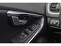 Volvo V40 T3 PolarPlus Sport - Panoramadak - Harman/Kardon audio - Parkeercamera achter - Verwarmde voorstoelen - Navigatie - Volvo On Call - Cruise control - Extra getint glas - 17' LMV