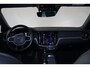 Volvo V60 T5 Inscription - Panorama/schuifdak - IntelliSafe Assist & Surround - 360º Camera - Verwarmde voorstoelen, stuur & achterbank - Parkeersensoren voor & achter - Elektr. bedienb. bestuurdersstoel met geheugen - Head up display - Extra getint glas - 19' LMV