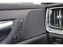 Volvo V60 T5 Inscription - Panorama/schuifdak - IntelliSafe Assist & Surround - 360º Camera - Verwarmde voorstoelen, stuur & achterbank - Parkeersensoren voor & achter - Elektr. bedienb. bestuurdersstoel met geheugen - Head up display - Extra getint glas - 19' LMV