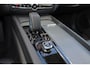 Volvo XC60 T6 Recharge AWD Ultra Bright - Panorama/schuifdak - IntelliSafe Assist & Surround - 360º Camera - Harman/Kardon audio - Adaptieve LED koplampen - Verwarmde voorstoelen, stuur & achterbank - Parkeersensoren voor & achter - Elektr. bedienb. voorstoelen met geheugen - Head up display - Draadloze tel. lader - Extra getint glas - 20' LMV