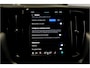 Volvo XC60 2.0 T8 AWD 335kW/456pk Aut8 Plug-in hybrid Ultra Black Edition PANORAMADAK + HARMAN/KARDON + EL.TREKHAAK + ADAPT.CRUISE + GOOGLE DASH + HEAD-UP + LANE ASSIST + STOELVERWARMING V&A + MATRIX LED + STUURVERWARMING + 360 CAMERA + PARKSENSOREN V&A + 21" LMV!!