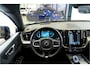 Volvo XC60 2.0 T8 AWD 335kW/456pk Aut8 Plug-in hybrid Ultra Black Edition PANORAMADAK + HARMAN/KARDON + EL.TREKHAAK + ADAPT.CRUISE + GOOGLE DASH + HEAD-UP + LANE ASSIST + STOELVERWARMING V&A + MATRIX LED + STUURVERWARMING + 360 CAMERA + PARKSENSOREN V&A + 21" LMV!!