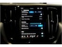 Volvo XC60 2.0 T8 AWD 335kW/456pk Aut8 Plug-in hybrid Ultra Black Edition PANORAMADAK + HARMAN/KARDON + EL.TREKHAAK + ADAPT.CRUISE + GOOGLE DASH + HEAD-UP + LANE ASSIST + STOELVERWARMING V&A + MATRIX LED + STUURVERWARMING + 360 CAMERA + PARKSENSOREN V&A + 21" LMV!!