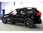 Volvo XC60 2.0 T8 AWD 335kW/456pk Aut8 Plug-in hybrid Ultra Black Edition PANORAMADAK + HARMAN/KARDON + EL.TREKHAAK + ADAPT.CRUISE + GOOGLE DASH + HEAD-UP + LANE ASSIST + STOELVERWARMING V&A + MATRIX LED + STUURVERWARMING + 360 CAMERA + PARKSENSOREN V&A + 21" LMV!!