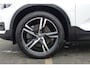 Volvo XC40 T4 Recharge R-Design Expression | Parkeersensoren voor + achter | Parkeercamera | Nubuck bekleding | Navigatie | Cruise Control | Volvo on Call | Dealeronderhouden
