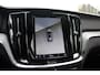 Volvo V60 T6 Plug-in hybrid AWD Plus Dark | Trekhaak | Rondomzicht camera | Verwarmbare voorstoelen + achterbank | Premium audio by Harman Kardon | Verwarmbaar stuurwiel + voorruit
