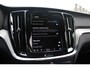 Volvo V60 T6 Plug-in hybrid AWD Plus Dark | Trekhaak | Rondomzicht camera | Verwarmbare voorstoelen + achterbank | Premium audio by Harman Kardon | Verwarmbaar stuurwiel + voorruit