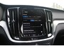 Volvo V60 T6 Plug-in hybrid AWD Plus Dark | Trekhaak | Rondomzicht camera | Verwarmbare voorstoelen + achterbank | Premium audio by Harman Kardon | Verwarmbaar stuurwiel + voorruit