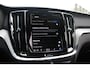 Volvo V60 T6 Plug-in hybrid AWD Plus Dark | Trekhaak | Rondomzicht camera | Verwarmbare voorstoelen + achterbank | Premium audio by Harman Kardon | Verwarmbaar stuurwiel + voorruit