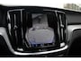 Volvo V60 T6 Plug-in hybrid AWD Plus Dark | Trekhaak | Rondomzicht camera | Verwarmbare voorstoelen + achterbank | Premium audio by Harman Kardon | Verwarmbaar stuurwiel + voorruit