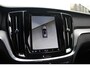 Volvo V60 T6 Plug-in hybrid AWD Plus Dark | Trekhaak | Rondomzicht camera | Verwarmbare voorstoelen + achterbank | Premium audio by Harman Kardon | Verwarmbaar stuurwiel + voorruit