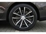 Volvo V60 T6 Plug-in hybrid AWD Plus Dark | Trekhaak | Rondomzicht camera | Verwarmbare voorstoelen + achterbank | Premium audio by Harman Kardon | Verwarmbaar stuurwiel + voorruit