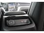 Volvo V60 T6 Plug-in hybrid AWD Plus Dark | Trekhaak | Rondomzicht camera | Verwarmbare voorstoelen + achterbank | Premium audio by Harman Kardon | Verwarmbaar stuurwiel + voorruit