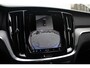 Volvo V60 T6 Plug-in hybrid AWD Plus Dark | Trekhaak | Rondomzicht camera | Verwarmbare voorstoelen + achterbank | Premium audio by Harman Kardon | Verwarmbaar stuurwiel + voorruit