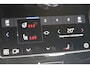 Volvo V60 T6 Plug-in hybrid AWD Plus Dark | Trekhaak | Rondomzicht camera | Verwarmbare voorstoelen + achterbank | Premium audio by Harman Kardon | Verwarmbaar stuurwiel + voorruit