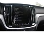 Volvo V60 T6 Plug-in hybrid AWD Plus Dark | Trekhaak | Rondomzicht camera | Verwarmbare voorstoelen + achterbank | Premium audio by Harman Kardon | Verwarmbaar stuurwiel + voorruit