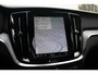 Volvo V60 T6 Plug-in hybrid AWD Plus Dark | Trekhaak | Rondomzicht camera | Verwarmbare voorstoelen + achterbank | Premium audio by Harman Kardon | Verwarmbaar stuurwiel + voorruit