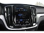 Volvo V60 T6 Plug-in hybrid AWD Plus Dark | Trekhaak | Rondomzicht camera | Verwarmbare voorstoelen + achterbank | Premium audio by Harman Kardon | Verwarmbaar stuurwiel + voorruit